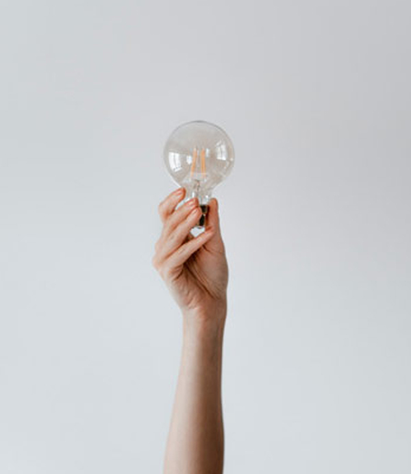 Imagen representativa de los servicios ofrecidos por CR Disseny, incluyendo diseño web, gráfico, branding y UX/UI.